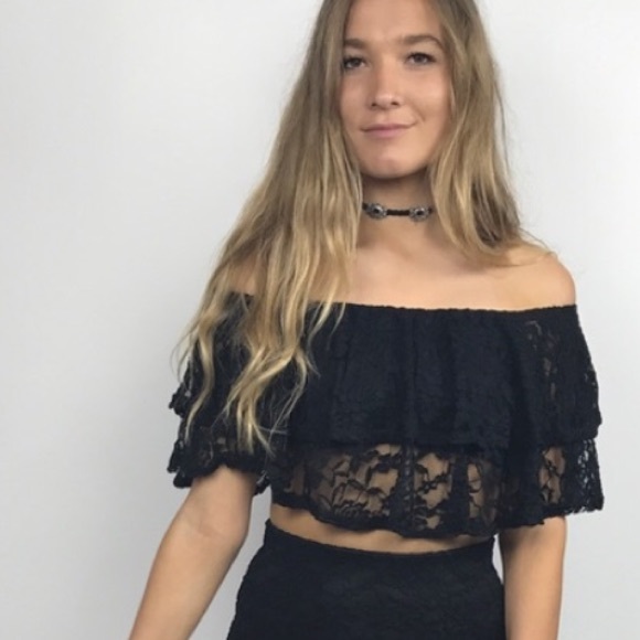 Dresses & Skirts - 1 left! Lace Ruffle Bandeau